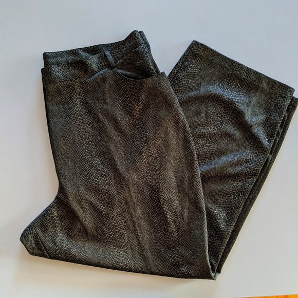 Plus Size 22 - Forest Green Pants -Snakeskin Print - Picture 1 of 7